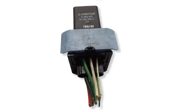 Citroen C5 Glow plug pre-heat relay 9640469680 51252002