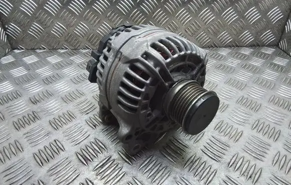 Volkswagen PASSAT B6 Generator/alternator 06F903023F 0124525091