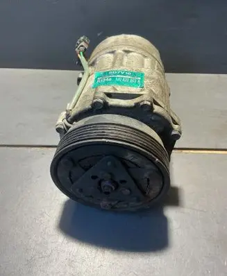Volkswagen Golf IV Air conditioning (A/C) compressor (pump) 1J0820803A