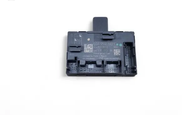 Volkswagen Tiguan Door control unit/module 5Q4959392E