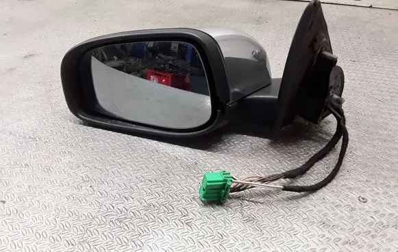 Volvo V70 Front door electric wing mirror E11015846
