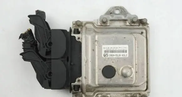 Suzuki SX4 Engine control unit/module 3392055L20 0261S04534