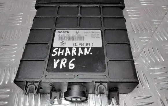 Volkswagen PASSAT B3 Engine control unit/module 021906256Q 17390206 0261203664