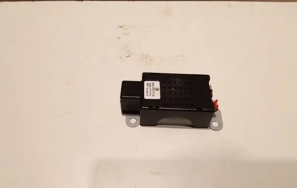 Volkswagen Golf VI Aerial antenna amplifier 5M0035570B