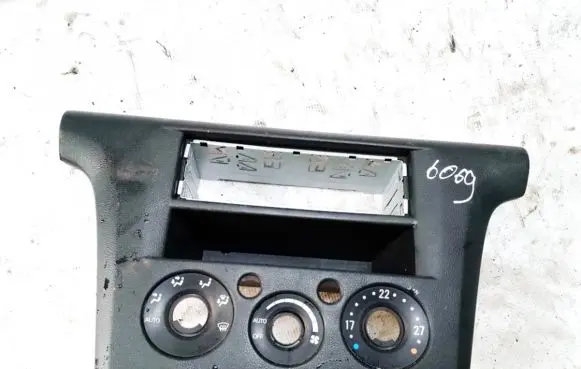Mitsubishi Outlander Other interior part mr979986