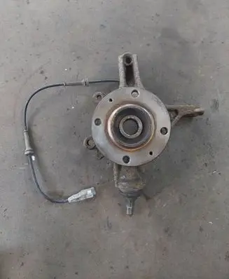 Citroen C4 Grand Picasso Front wheel hub spindle knuckle