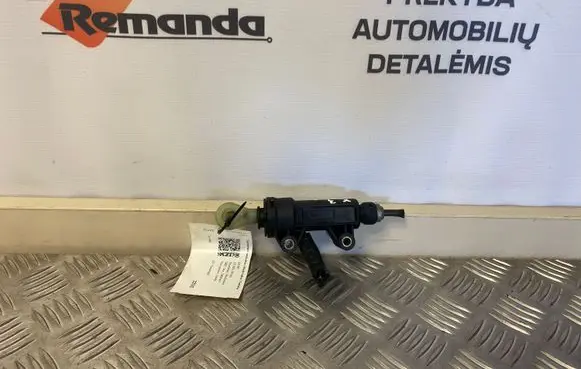 BMW X3 E83 Clutch master cylinder 21526758822 758822