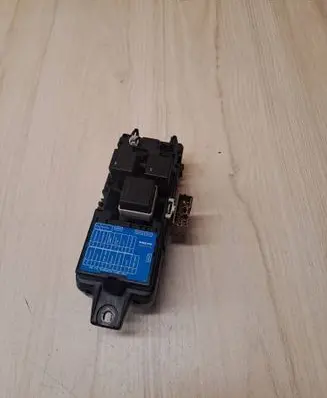 Volvo S40, V40 Fuse box set 30807016