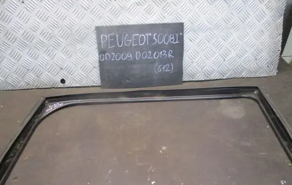 Peugeot 5008 Rubber seal loading door 