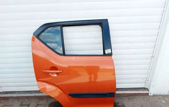 Suzuki Ignis Rear door