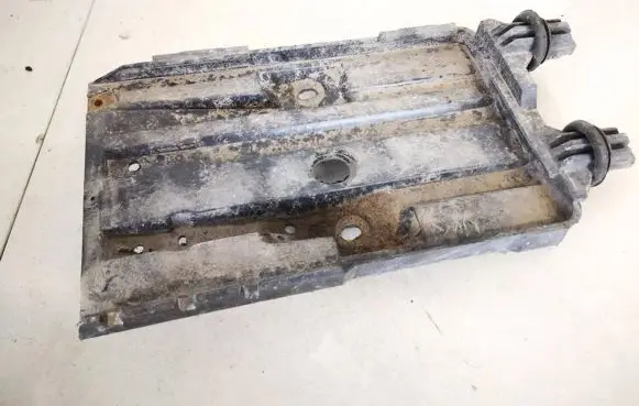 Battery box tray