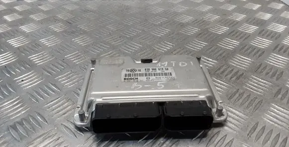 Volkswagen PASSAT B5.5 Engine control unit/module 03B906019GQ 0281010941