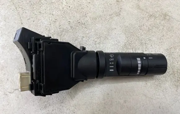 Nissan Pathfinder R51 Wiper control stalk 25260EA000