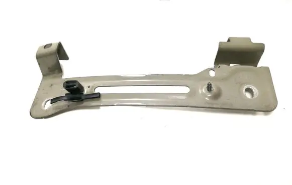 Audi Q7 4M Fender mounting bracket 4M0821431