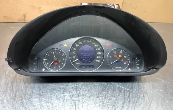 Mercedes-Benz CLK A209 C209 Speedometer (instrument cluster) A2095404211 1100801400