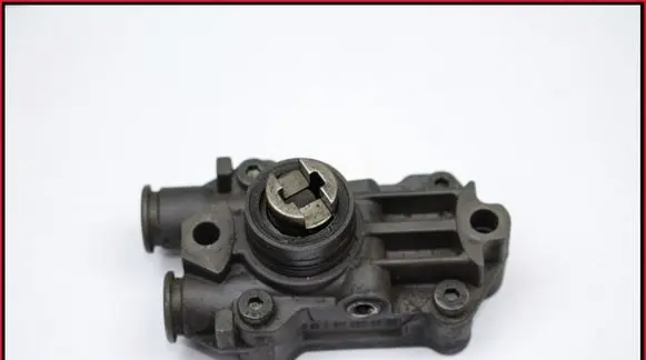 Mercedes-Benz C AMG W203 Fuel injection high pressure pump A6110900350