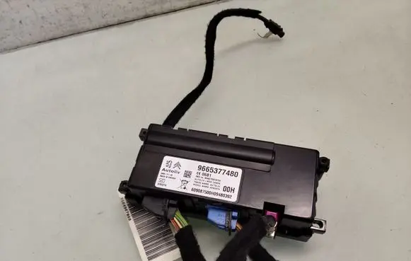 Citroen C5 Bluetooth control unit module 9654105480
