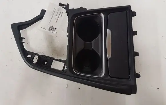 Cup holder front