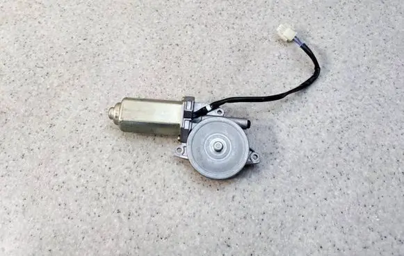 Chrysler PT Cruiser Sunroof motor/actuator 1W96-A-2200B-A