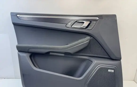 Porsche Macan (95B) Front door card panel trim 95B867011A
