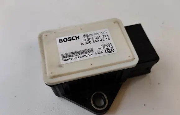 Mercedes-Benz Sprinter W906 ESP acceleration yaw rate sensor A0065424218 0265005774