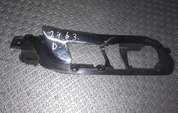 Volkswagen Polo IV 9N3 Front door interior handle