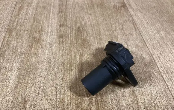 Ford Mondeo Mk III Camshaft position sensor 1S7F12k073