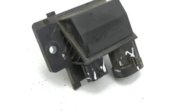 Coolant fan relay