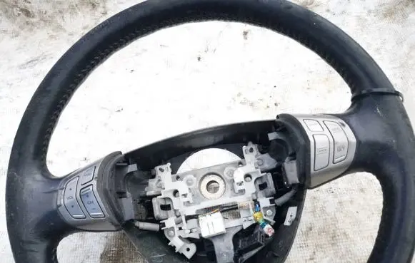 Steering wheel buttons/switches