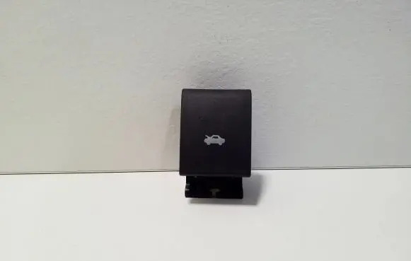 Engine bonnet (hood) release handle