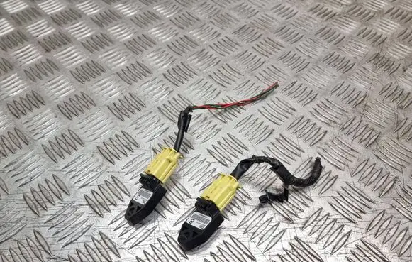 Toyota Corolla Verso E121 Airbag deployment crash/impact sensor 8983105010 034606361D