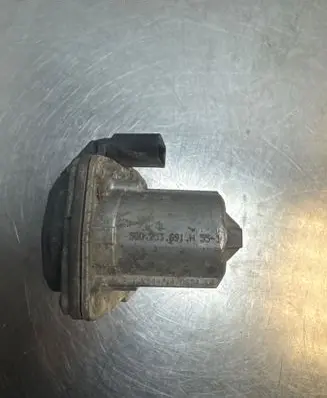 Volkswagen Tiguan Throttle body valve 5Q0253691H
