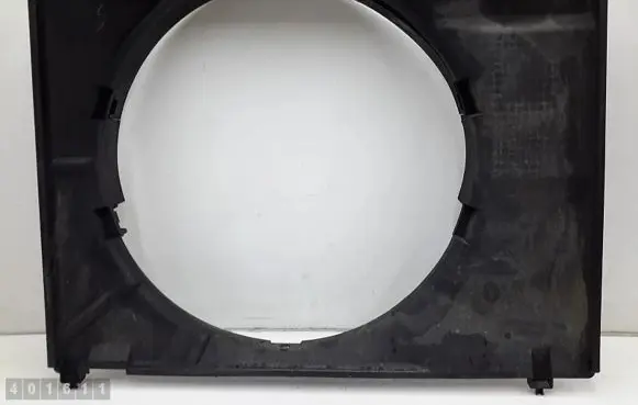 Mitsubishi Pajero Radiator cooling fan shroud MR404894