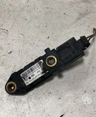 Mercedes-Benz E W211 Airbag deployment crash/impact sensor 0028201326