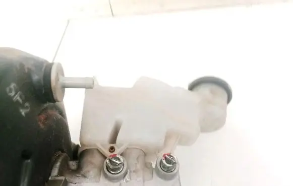 Toyota Verso-S Master brake cylinder