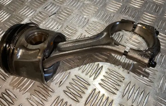 Maserati Ghibli Piston with connecting rod 2017H