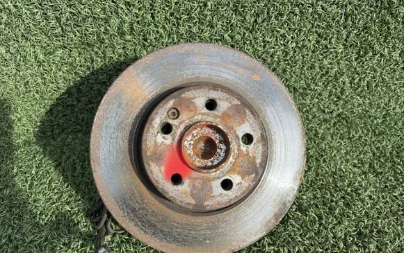 Mercedes-Benz Vito Viano W639 Front wheel hub spindle knuckle 6393300732 6393301332