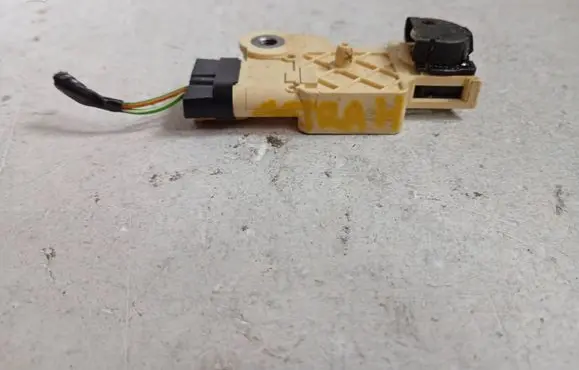 Opel Astra H Airbag deployment crash/impact sensor 13251078