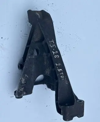 Volkswagen Transporter - Caravelle T5 Engine mounting bracket 7H0199370N