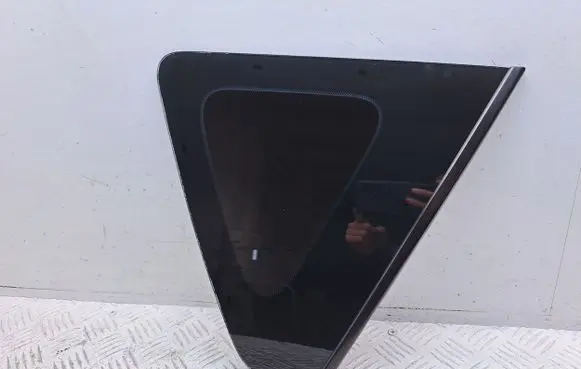 Toyota Verso Rear side window 627100F030 756410F010