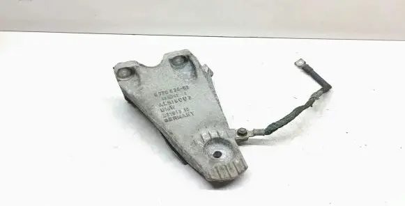BMW 5 E60 E61 Engine mounting bracket 6770834