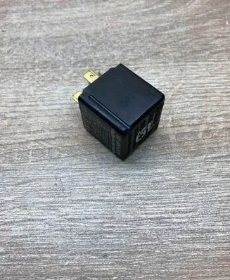Volkswagen Golf III Other relay 191955531