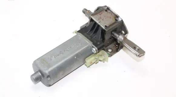 Mercedes-Benz S W221 Seat adjustment motor 0390203254