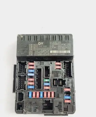Nissan Pathfinder R52 Fuse module 284B73JV0D 4078008T8H 160104