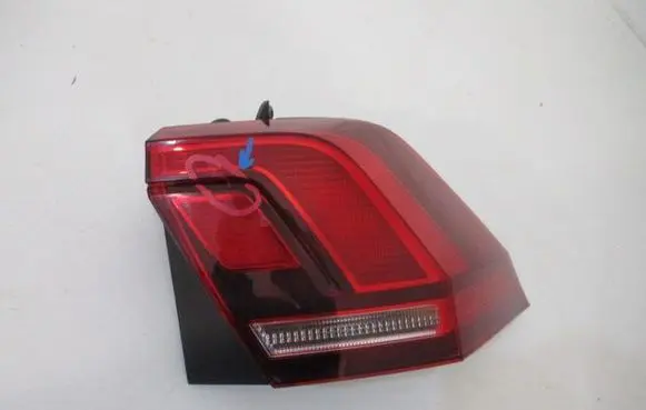 Volkswagen Tiguan Rear/tail lights 5NA945096C