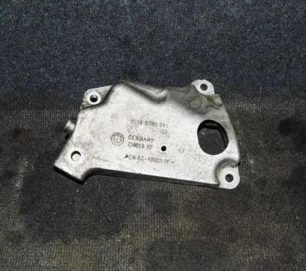 BMW 5 F10 F11 Engine mounting bracket 6781241