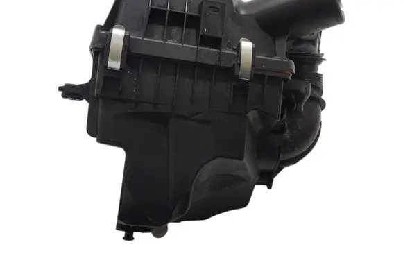 Renault Captur II Air filter box 165004357R