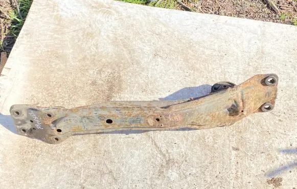 Nissan X-Trail T30 Front subframe