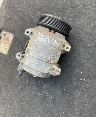 Volvo XC70 Air conditioning (A/C) compressor (pump) 8708581