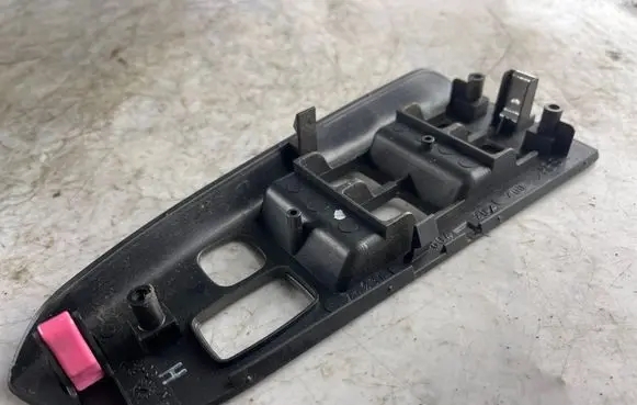 Toyota Land Cruiser (J120) Front door window switch trim 74231604